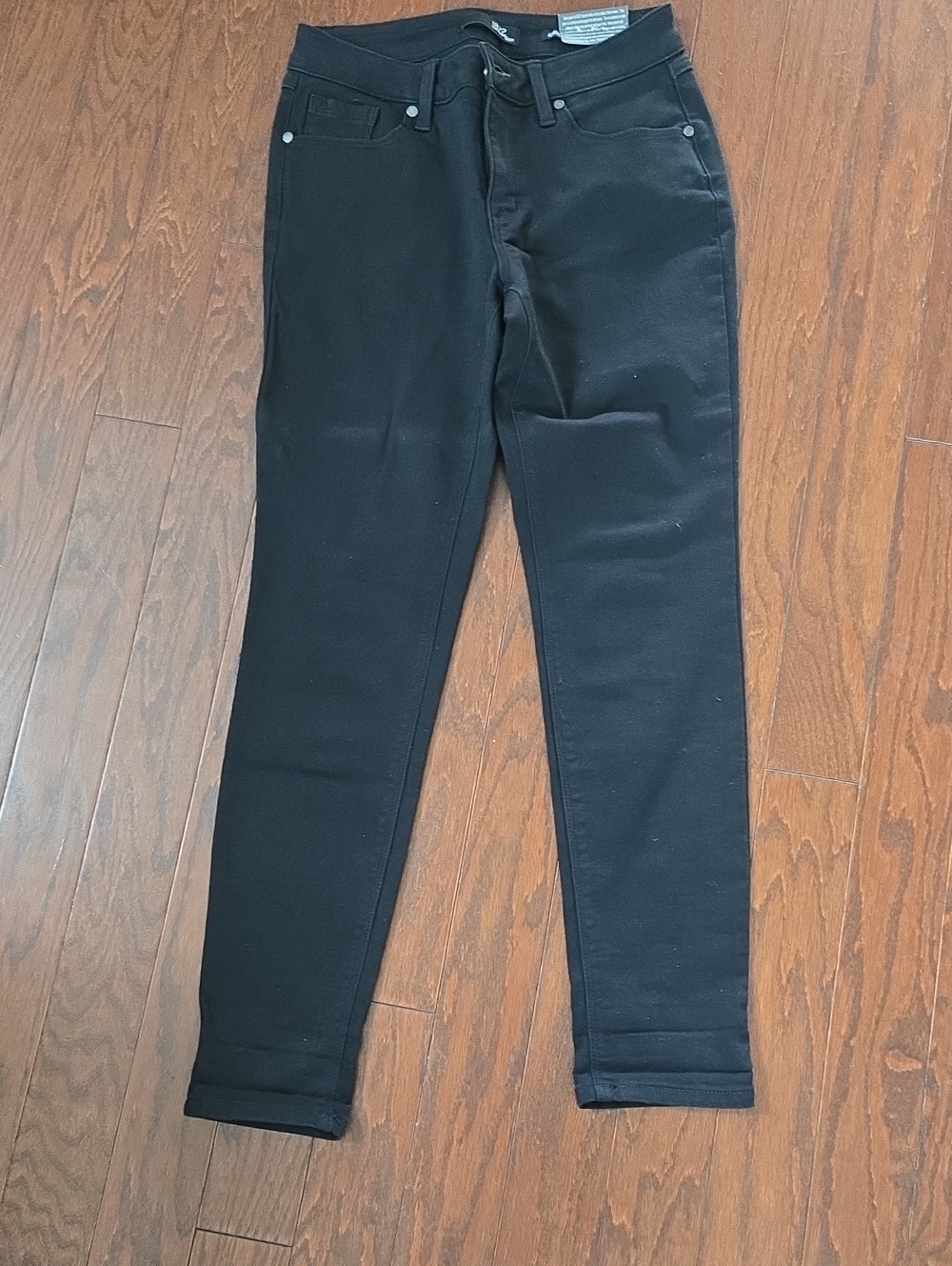 1822 Denim Women’s Black Skinny Jeans